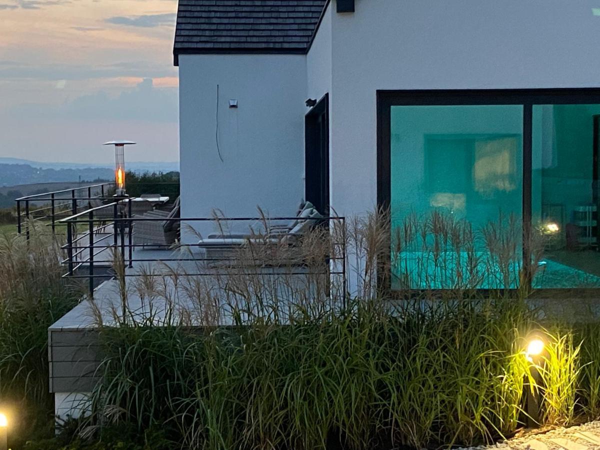 Villa Relax With Swimming Pool And Mountain View Bukow Buitenkant foto