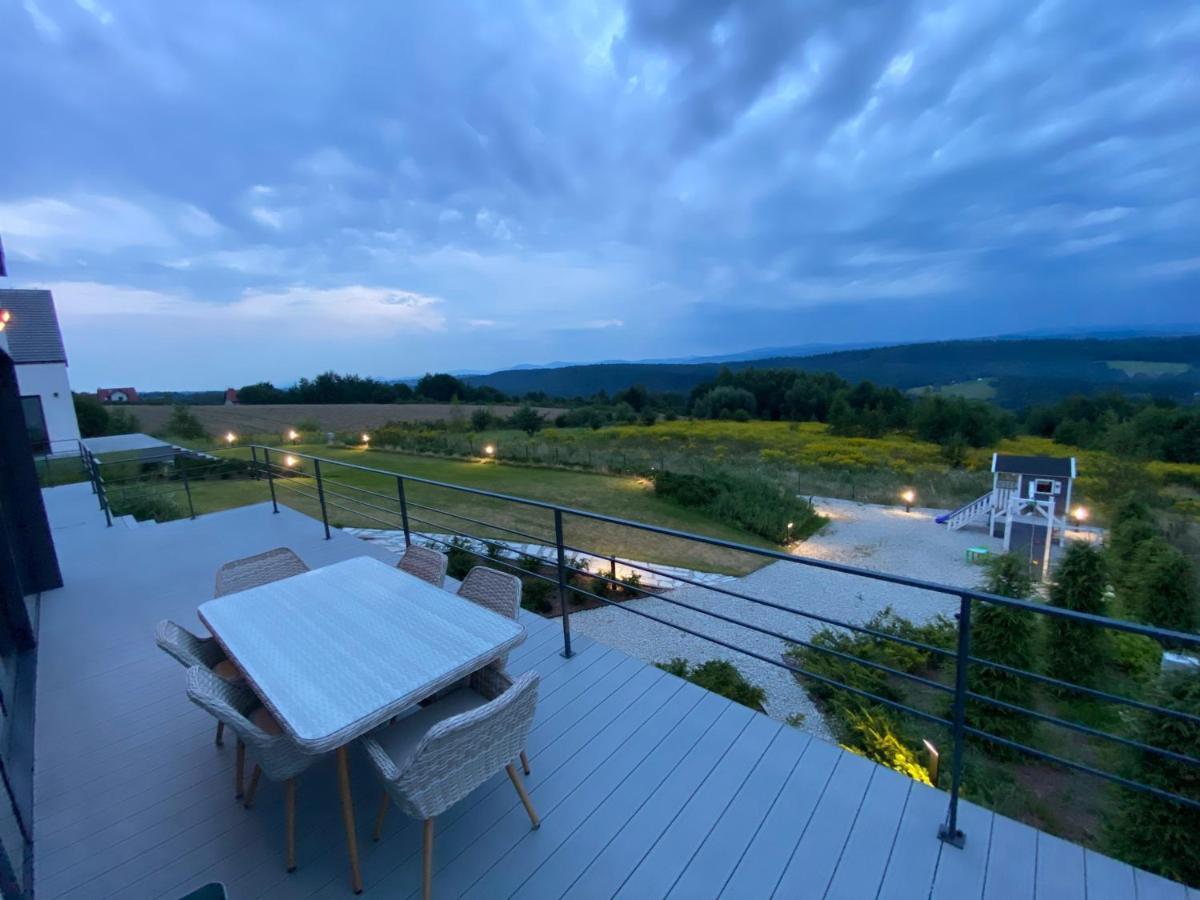 Villa Relax With Swimming Pool And Mountain View Bukow Buitenkant foto