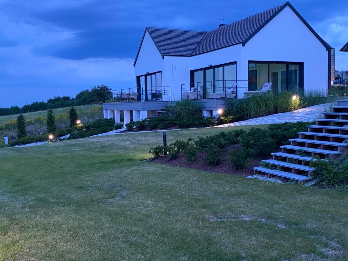 Villa Relax With Swimming Pool And Mountain View Bukow Buitenkant foto