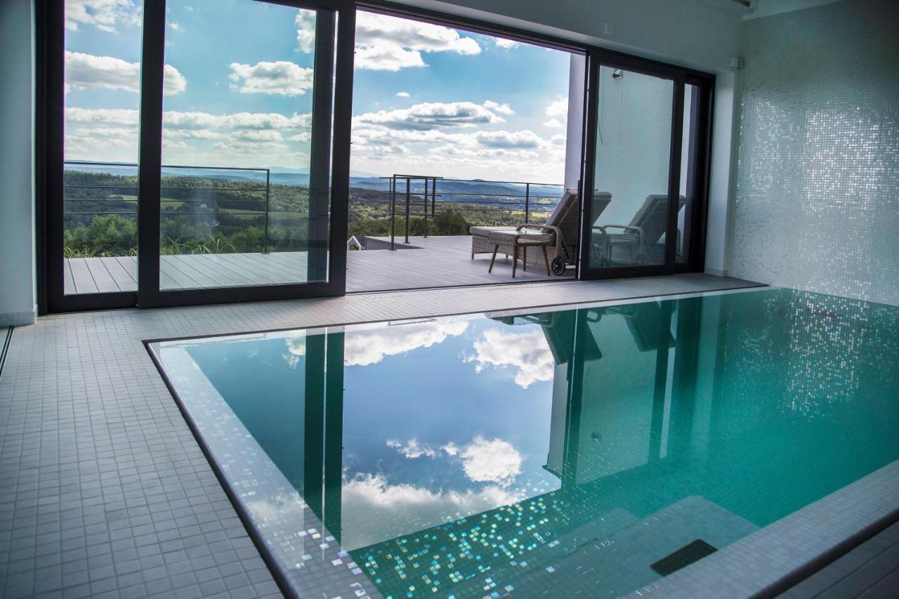Villa Relax With Swimming Pool And Mountain View Bukow Buitenkant foto